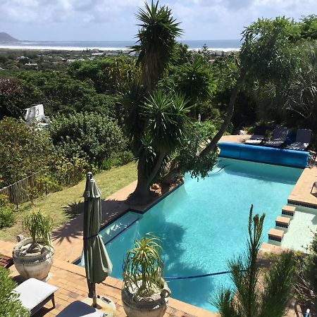 Oceangolf Guest House Noordhoek Exterior photo
