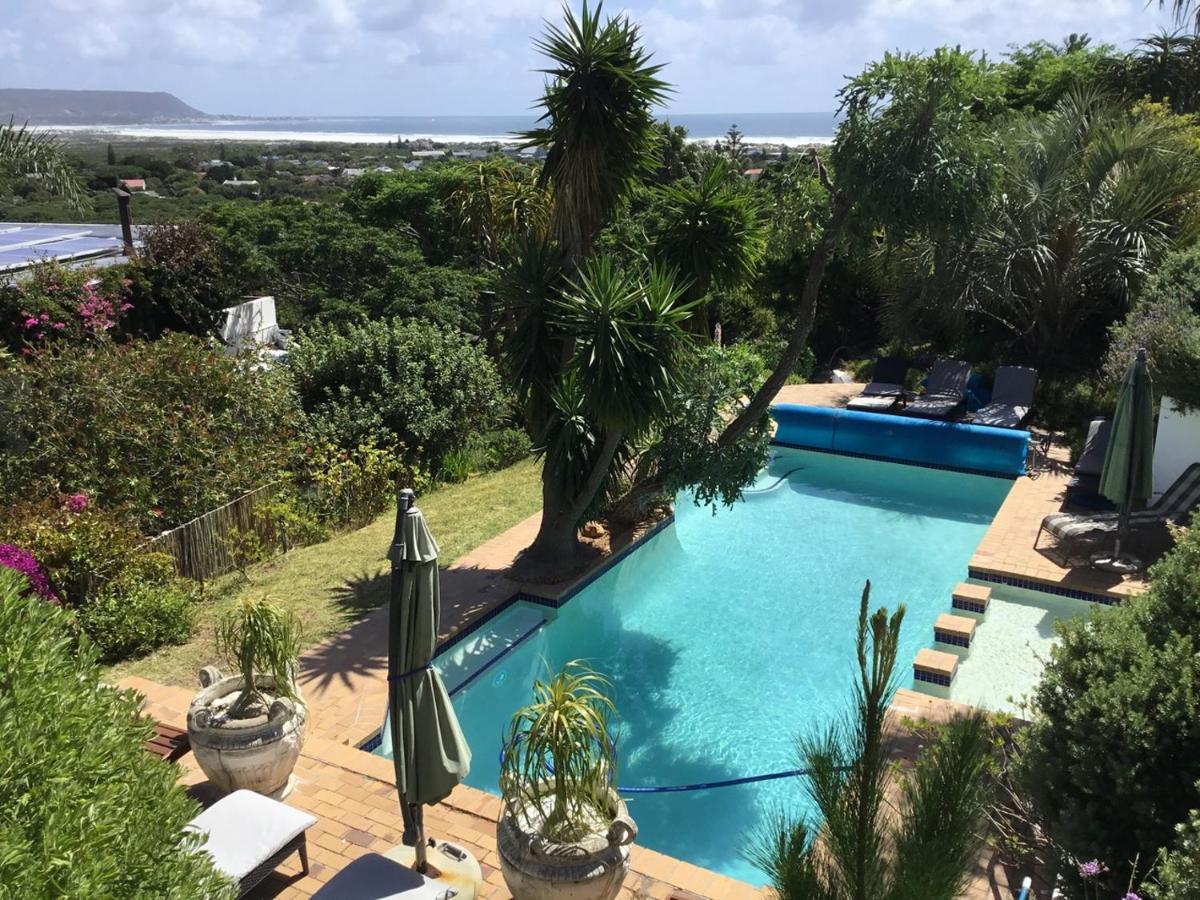 Oceangolf Guest House Noordhoek Exterior photo