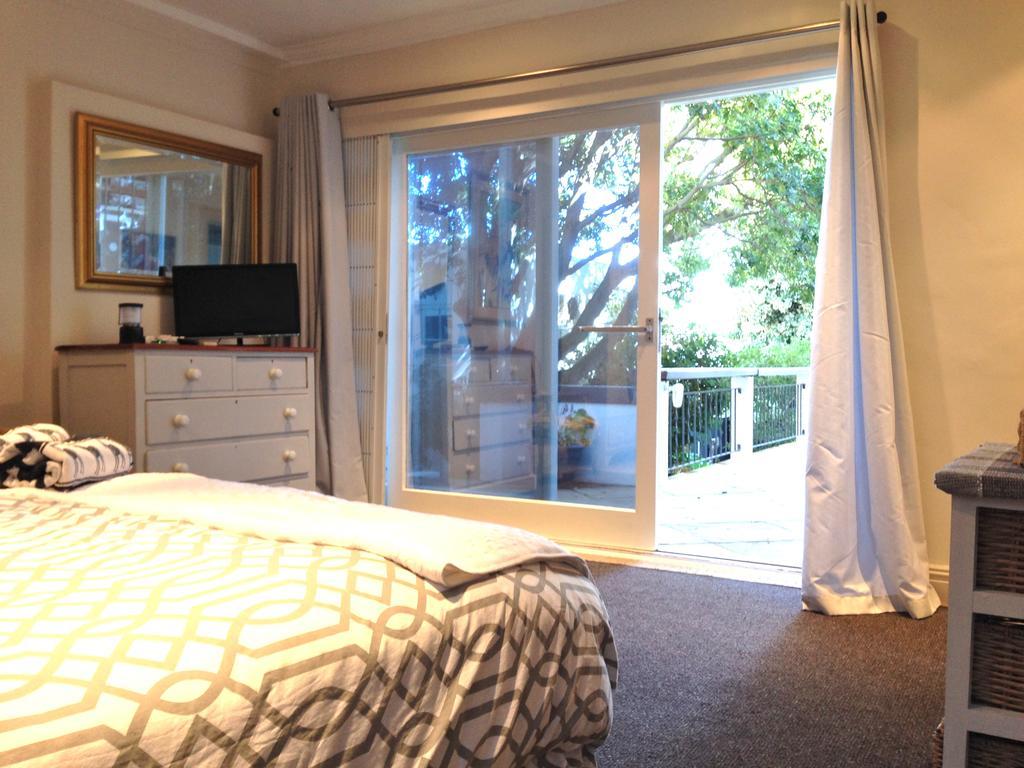 Oceangolf Guest House Noordhoek Exterior photo